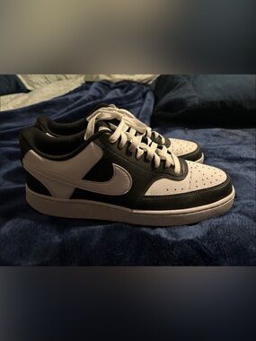 Nike Low-Top Athletic Sneakers in Black and White